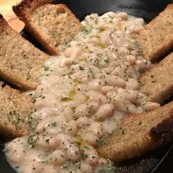 Fagioli "al fiasco"