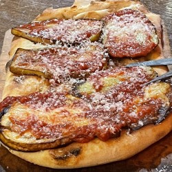 Pinsa Parmigiana